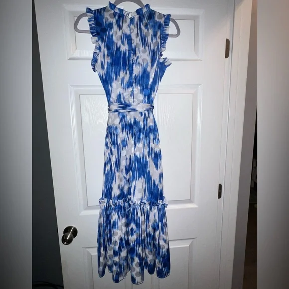 Formal blue & white dress with belt and keyhole in the top. Size 4. - Picture 4 of 5